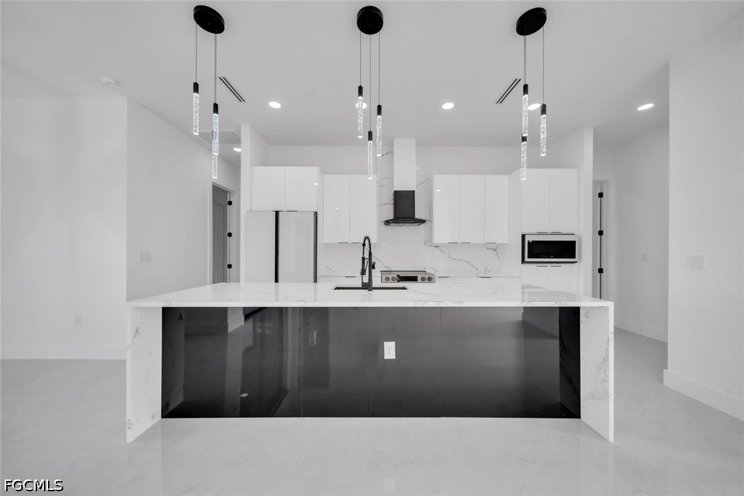 3 Bed SingleFamilyResidence for Sale in Lehigh Acres, photo 6