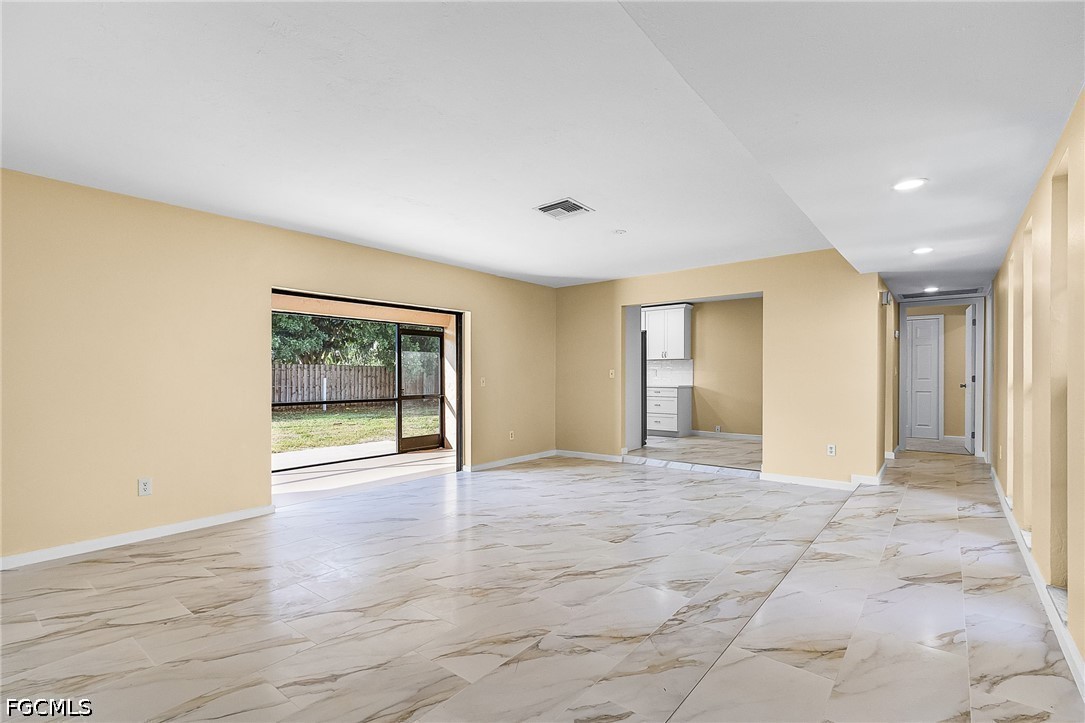 3 Bed SingleFamilyResidence for Sale in Cape Coral, photo 6
