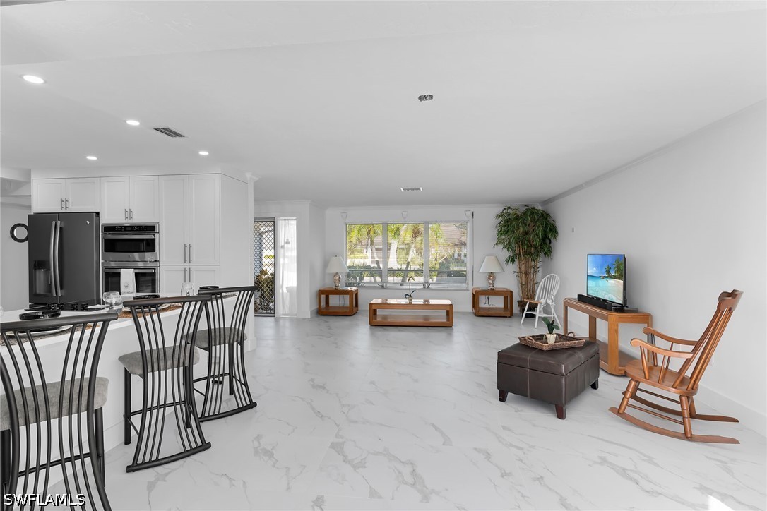 3 Bed Pool Home for Sale in Torrey Pines, photo 6