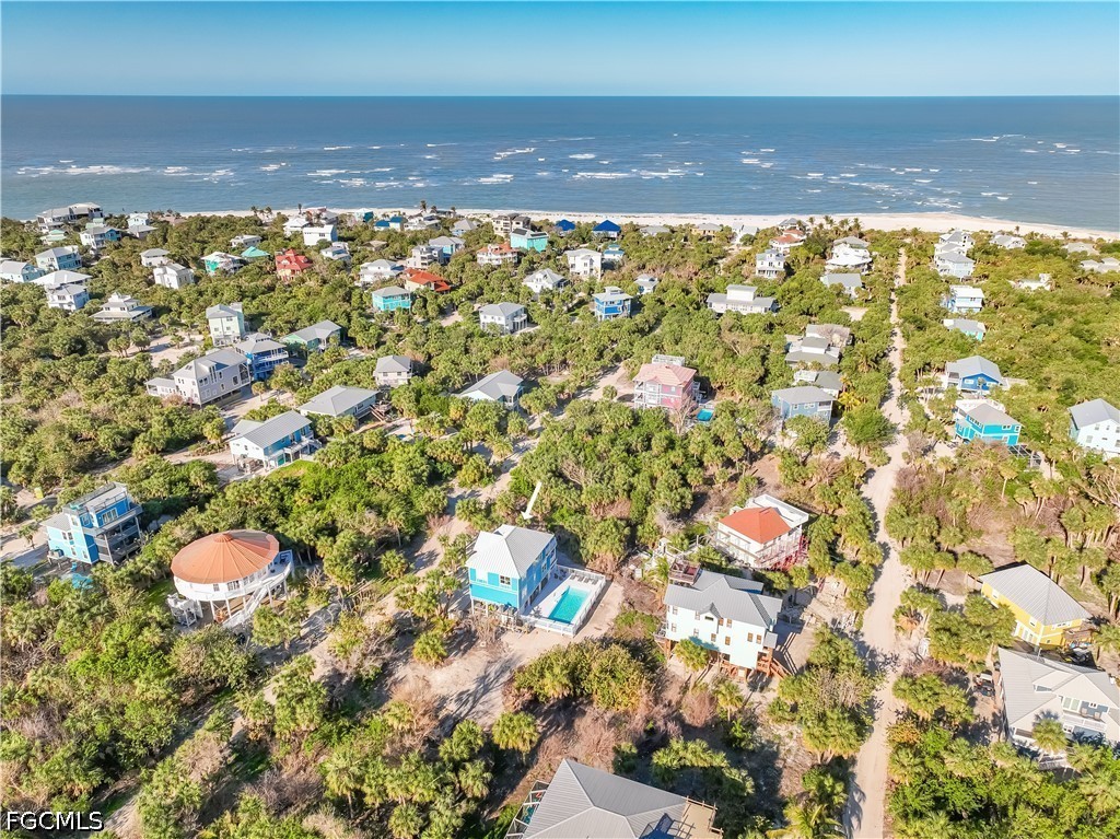 4 Bed Pool Home for Sale in Upper Captiva, photo 6
