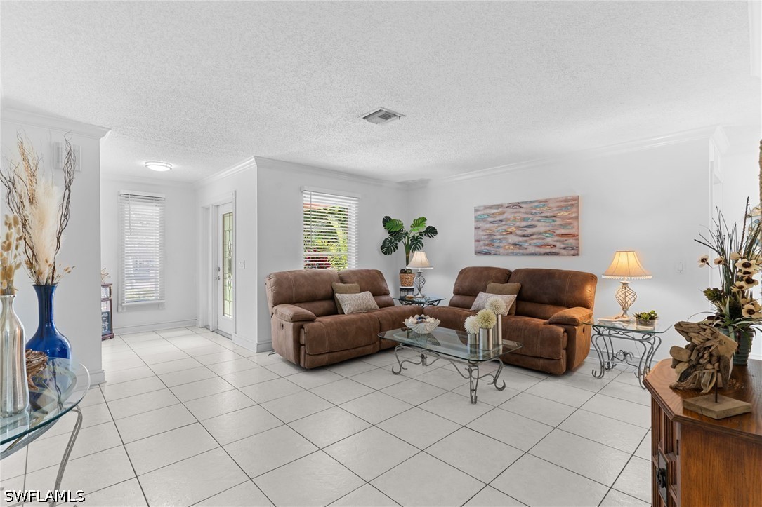 3 Bed SingleFamilyResidence for Sale in Naples, photo 6