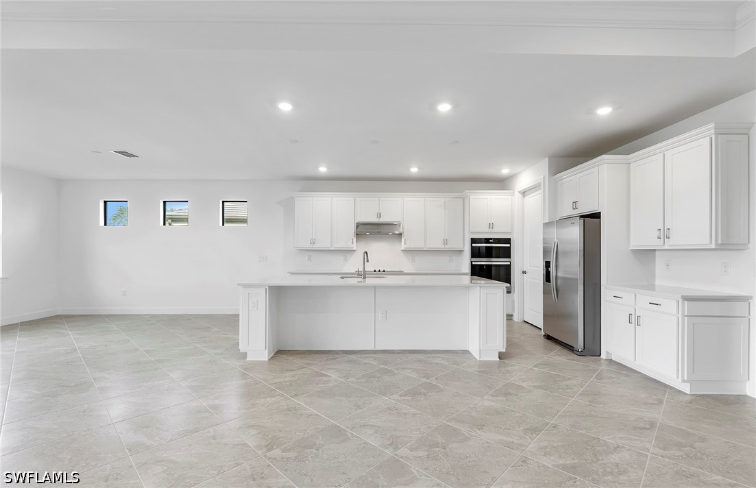 3 Bed Pool Home for Sale in Country Club, photo 6