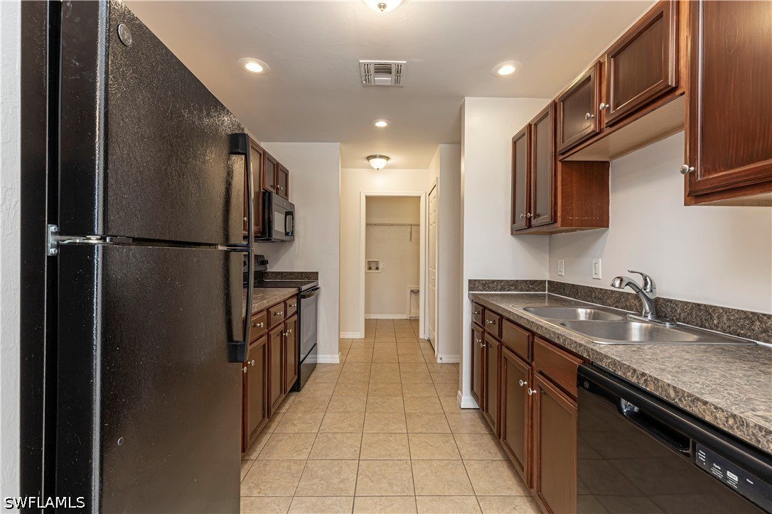 3 Bed SingleFamilyResidence for Sale in Lehigh Acres, FL — photo 6