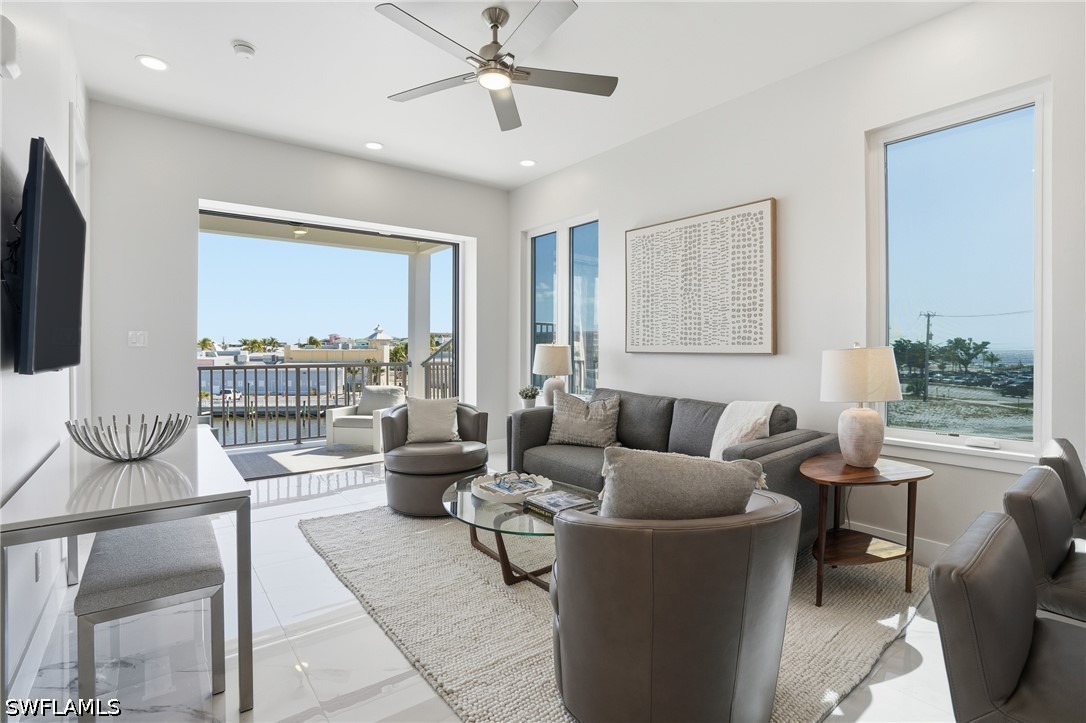 2 Bed Waterfront Home for Sale in Island Shores, photo 6