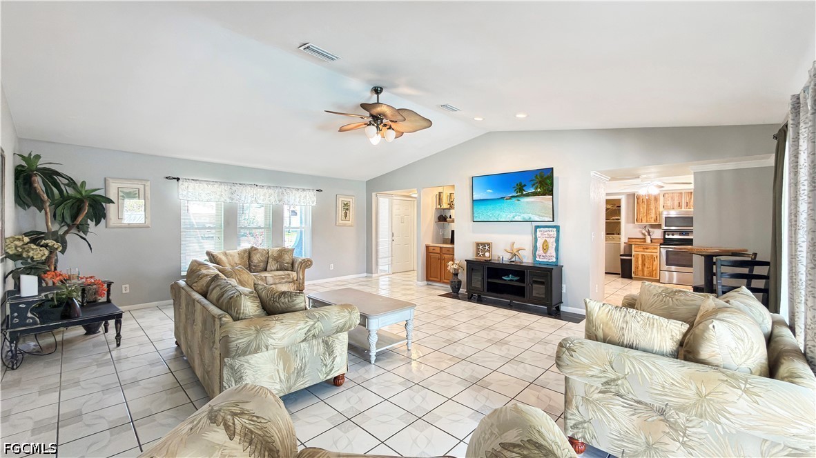 3 Bed Pool Home for Sale in Cape Coral, photo 6