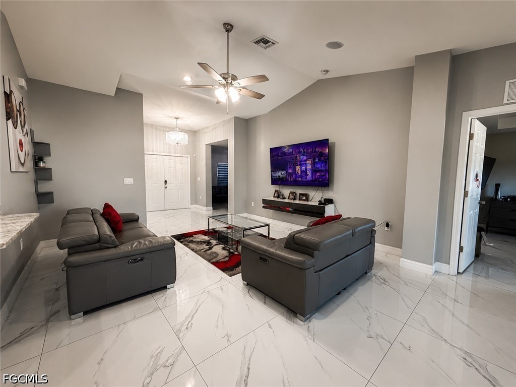 4 Bed SingleFamilyResidence for Sale in Lehigh Acres, photo 6