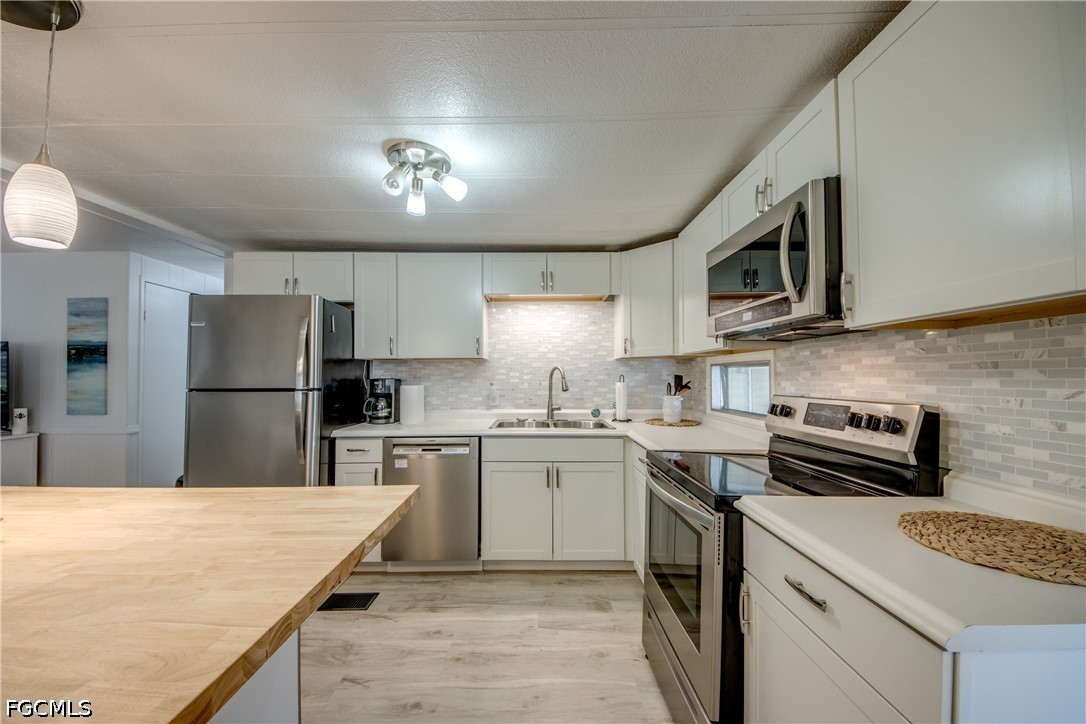 2 Bed ManufacturedHome for Sale in Old Bridge Village, FL — photo 6