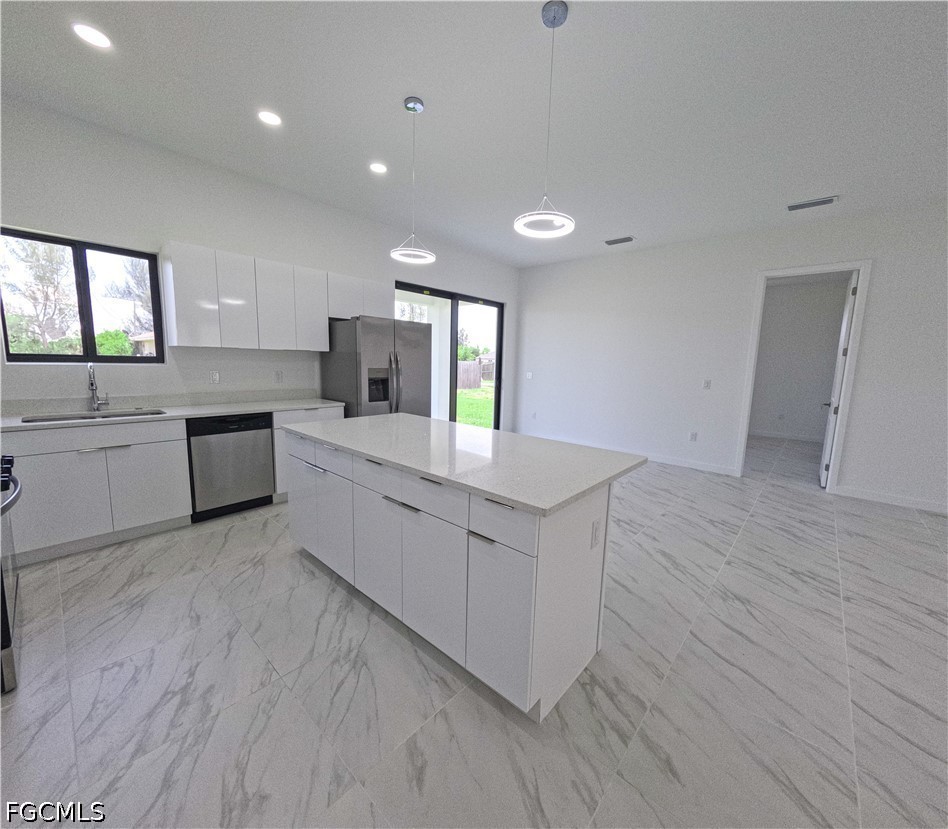 3 Bed SingleFamilyResidence for Sale in Cape Coral, photo 6