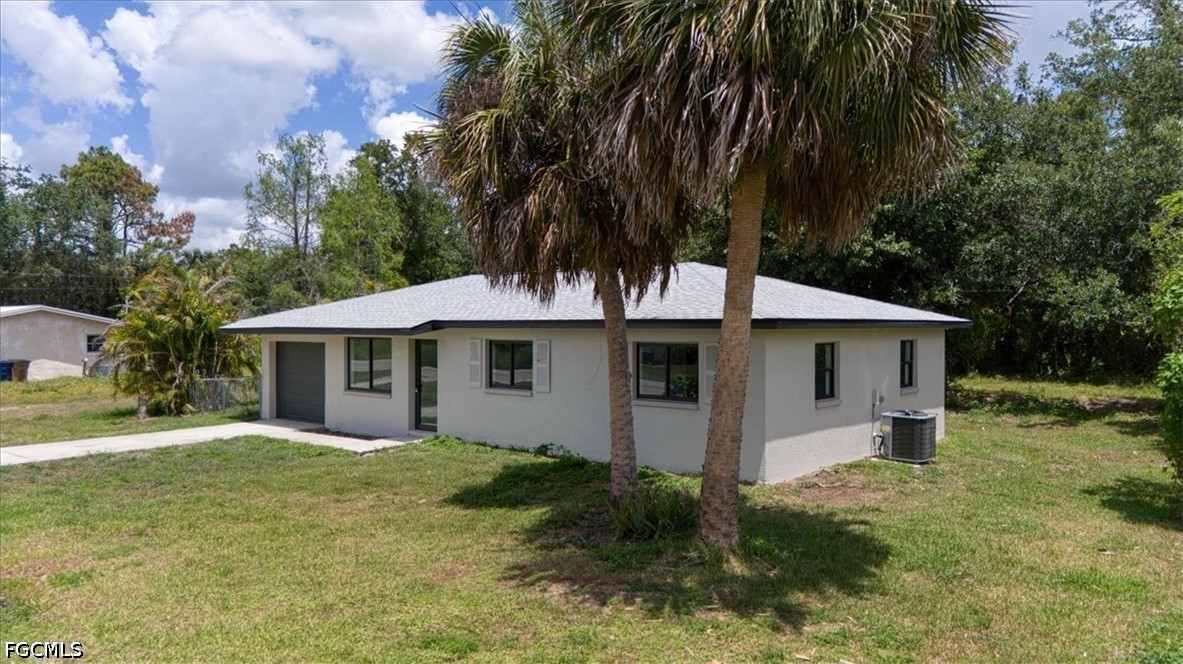 3 Bed SingleFamilyResidence for Sale in Fort Myers, photo 6