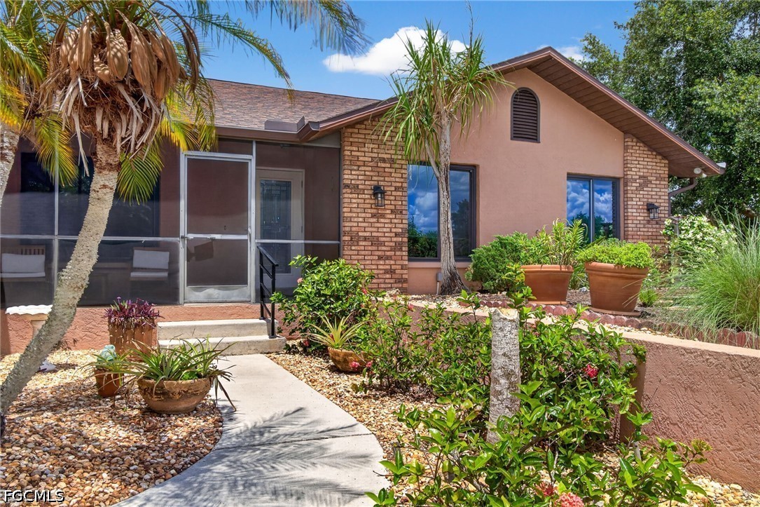 3 Bed Pool Home for Sale in Fort Myers, photo 6
