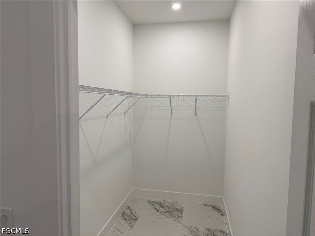 3 Bed SingleFamilyResidence for Sale in Lehigh Acres, photo 6