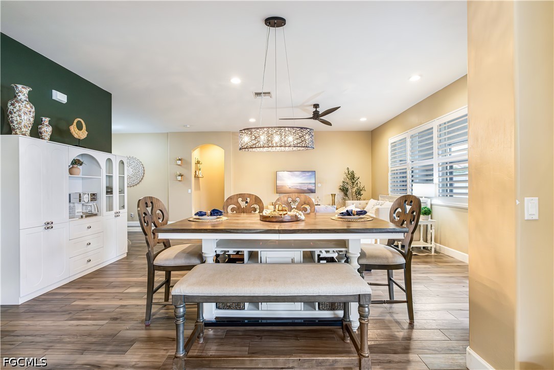 3 Bed SingleFamilyResidence for Sale in Timber Ridge, photo 6