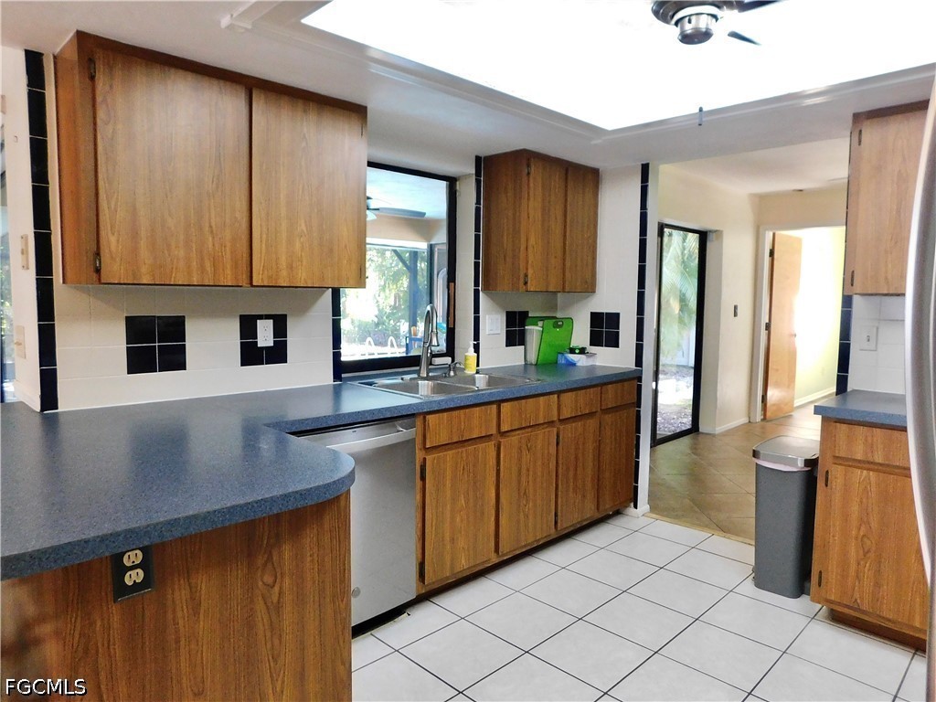 3 Bed Pool Home for Sale in Calusa Woods, photo 6