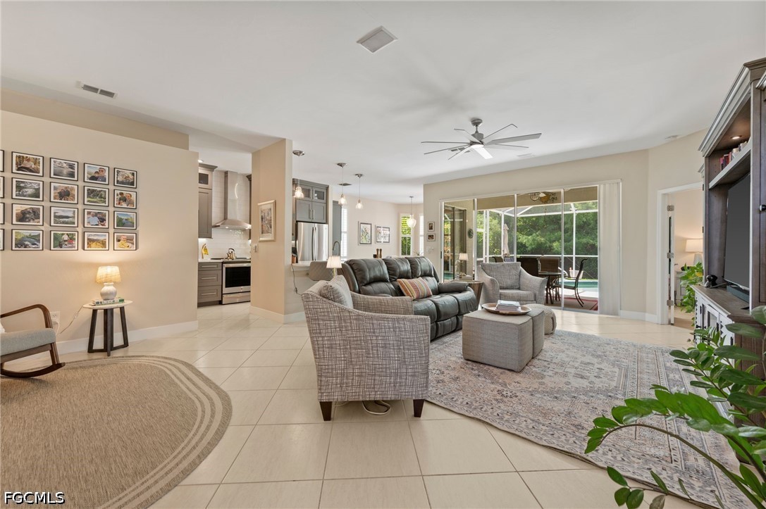 3 Bed Pool Home for Sale in Fort Myers, photo 6