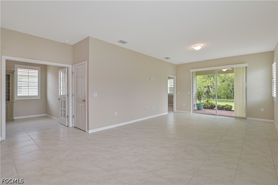 3 Bed SingleFamilyResidence for Sale in Alva, photo 6