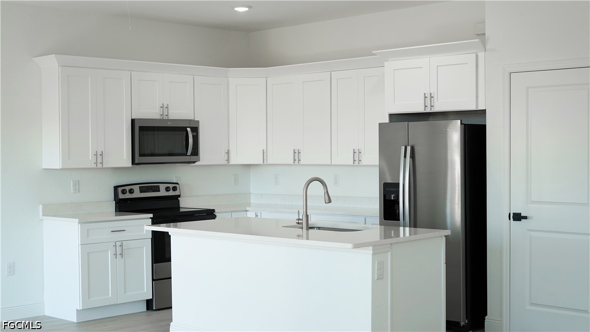 3 Bed SingleFamilyResidence for Sale in Lehigh Acres, photo 6