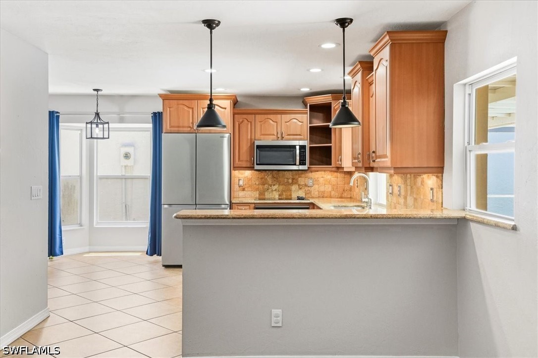 3 Bed Pool Home for Sale in Moon Lake, photo 6