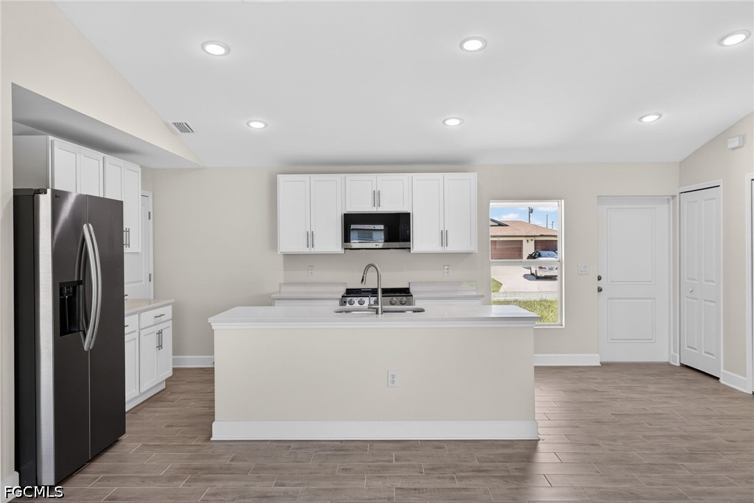 3 Bed SingleFamilyResidence for Sale in Cape Coral, photo 6