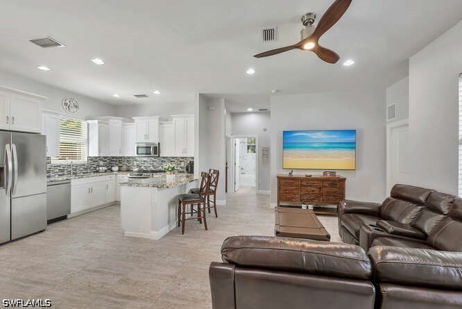 3 Bed SingleFamilyResidence for Sale in Naples, photo 6