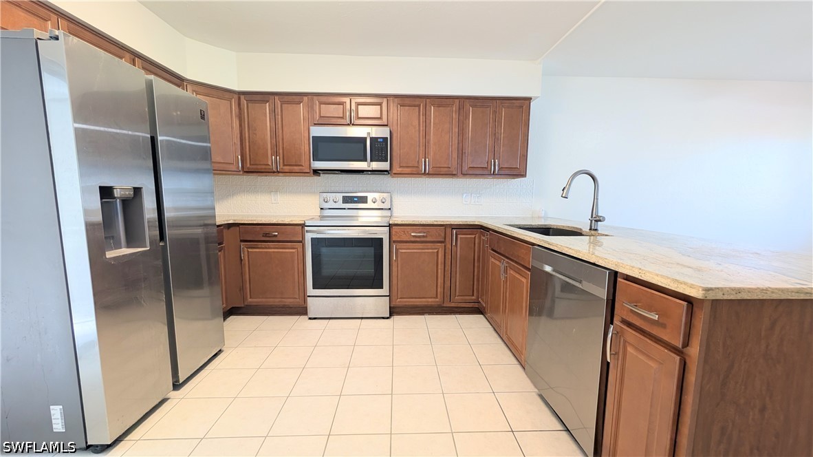 2 Bed Condominium for Sale in Cape Coral, photo 6