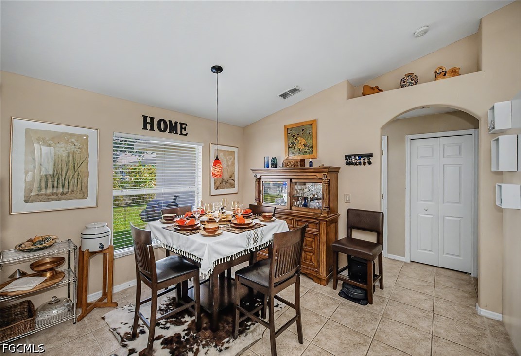 3 Bed SingleFamilyResidence for Sale in Cape Coral, photo 6