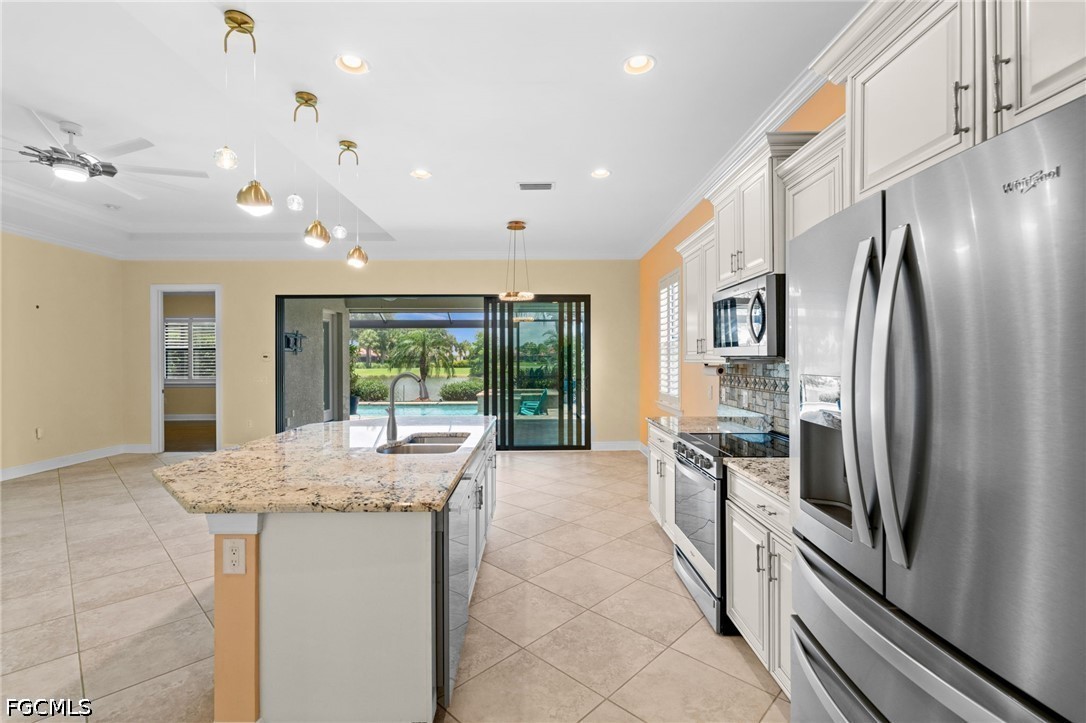 3 Bed Pool Home for Sale in Hampton Park, photo 6