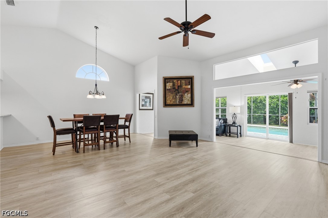 2 Bed Pool Home for Sale in Fort Myers, photo 6