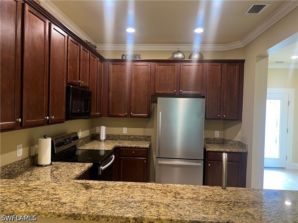 3 Bed Townhouse for Sale in Marbella On Cypress, FL, $2,000 — photo 6