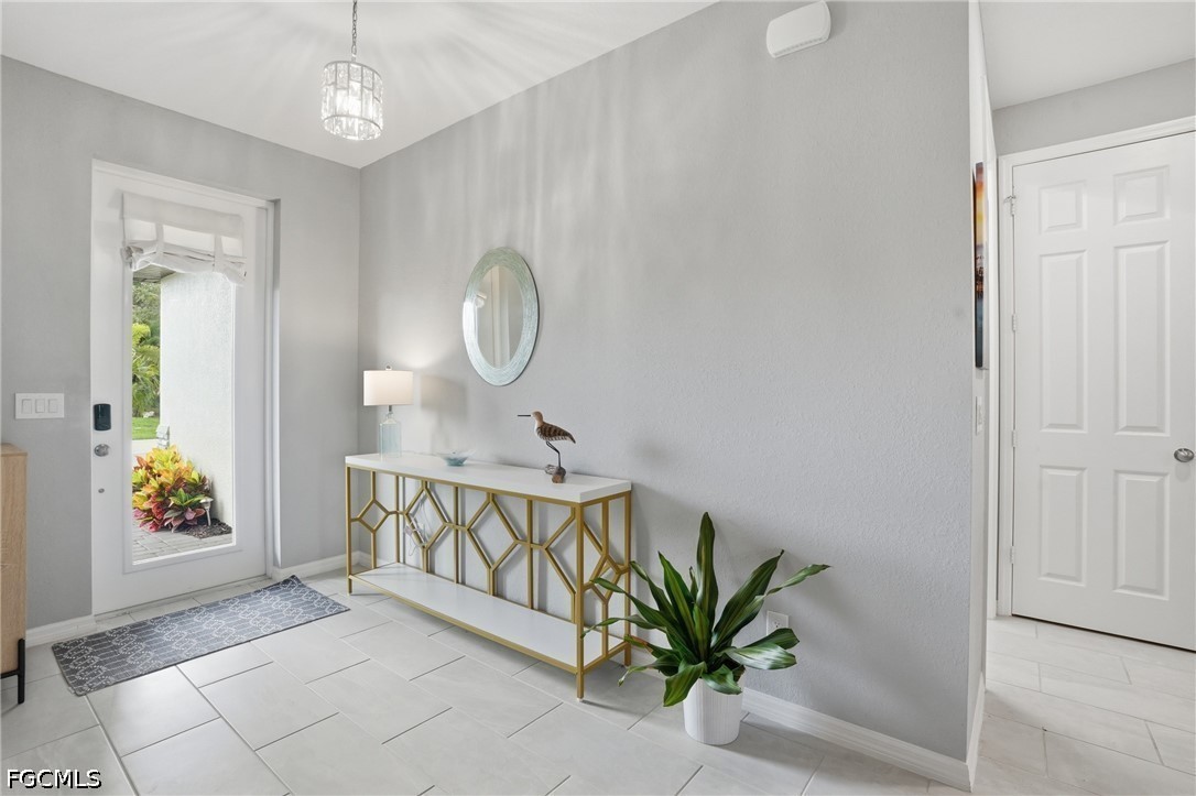 3 Bed Pool Home for Sale in Cape Coral, photo 6