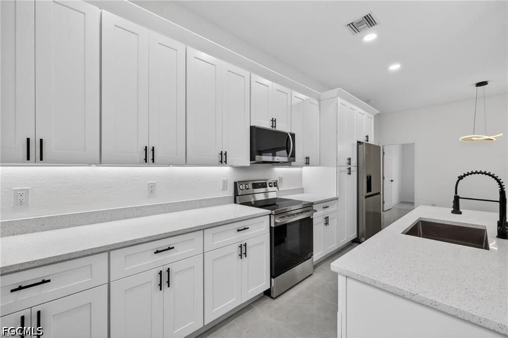 3 Bed SingleFamilyResidence for Sale in Lehigh Acres, FL — photo 6