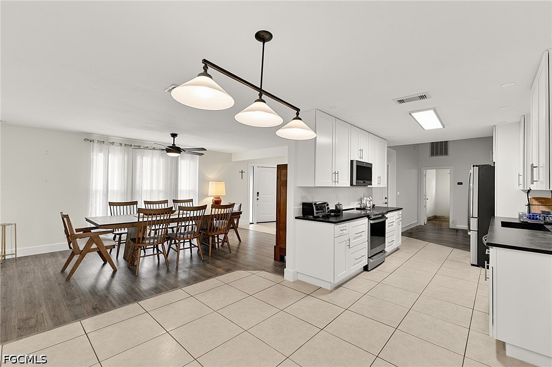 3 Bed SingleFamilyResidence for Sale in Cape Coral, photo 6