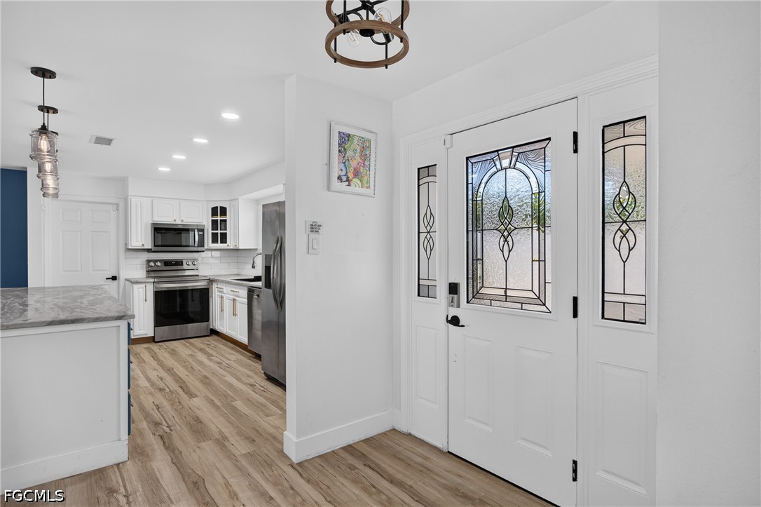 3 Bed Pool Home for Sale in Cape Coral, photo 6