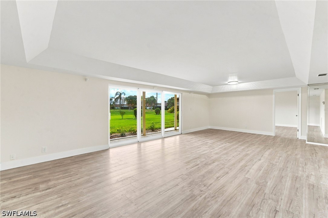 2 Bed Condominium for Sale in Naples, photo 6