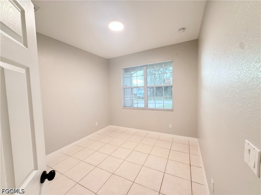 3 Bed SingleFamilyResidence for Sale in Lehigh Acres, FL — photo 6