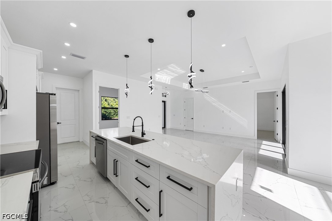 3 Bed SingleFamilyResidence for Sale in Lehigh Acres, photo 6