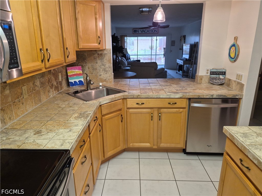 2 Bed Waterfront Home for Sale in Cape Coral, photo 6