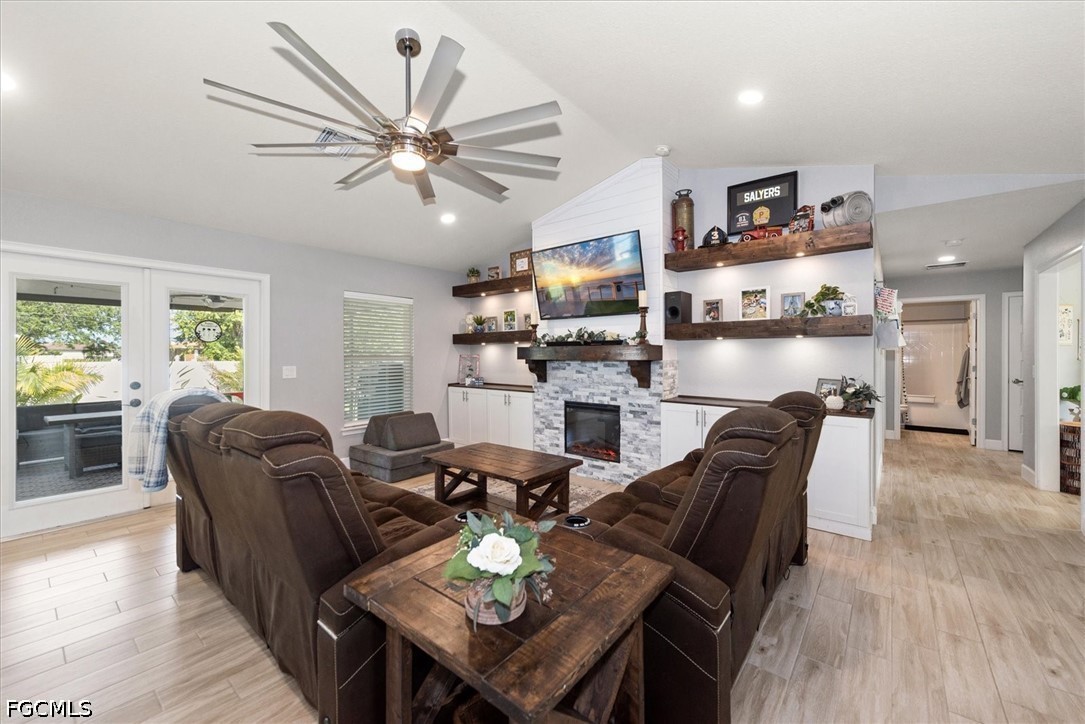 4 Bed SingleFamilyResidence for Sale in Cape Coral, photo 6