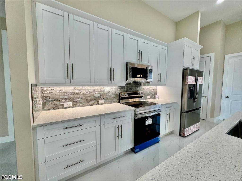4 Bed SingleFamilyResidence for Sale in Cape Coral, photo 6