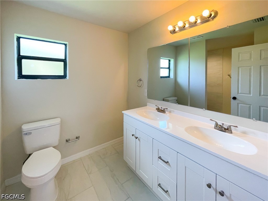 3 Bed SingleFamilyResidence for Sale in Cape Coral, photo 6