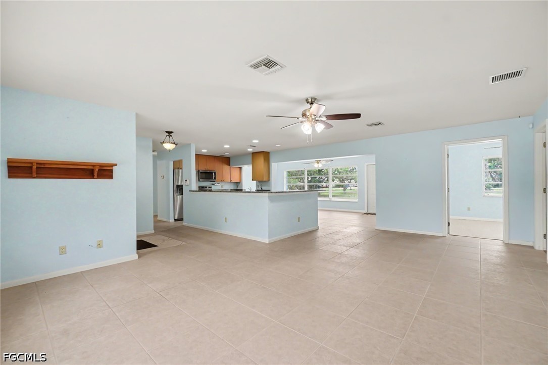 3 Bed SingleFamilyResidence for Sale in Bokeelia, photo 6