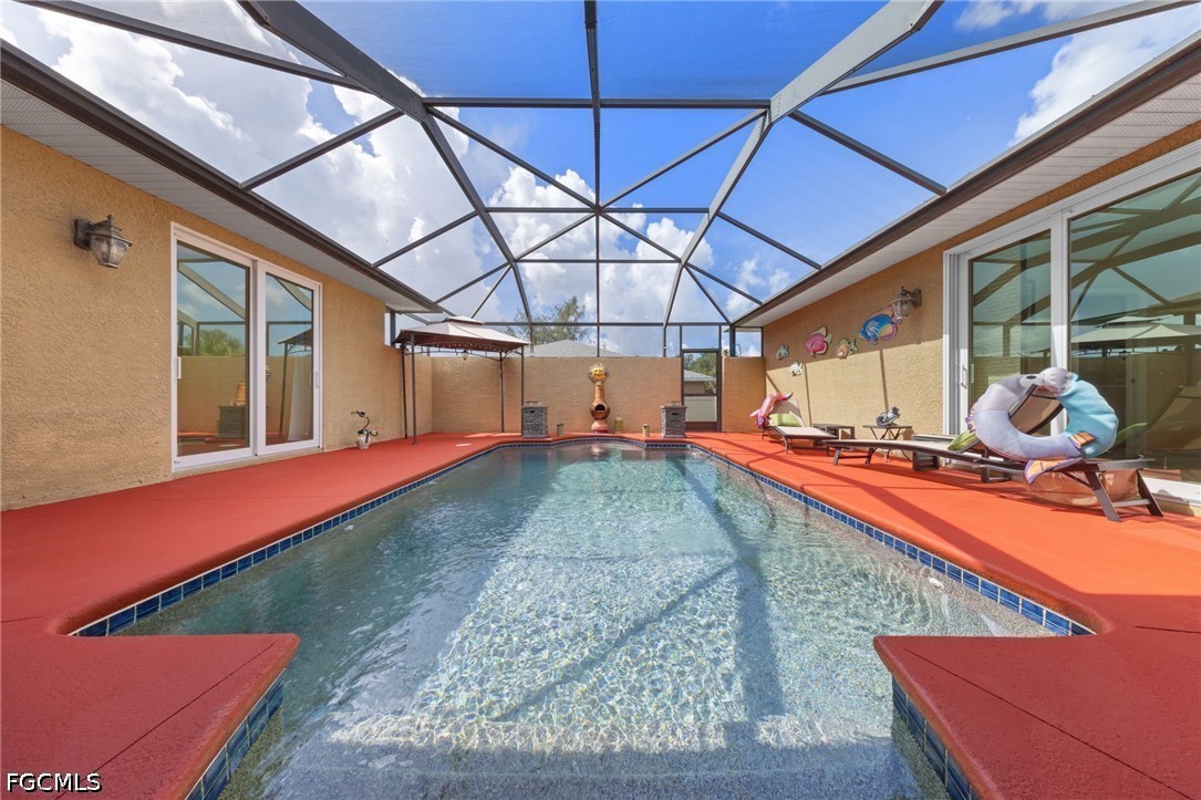 3 Bed Pool Home for Sale in Cape Coral, photo 6