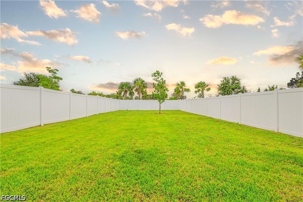 3 Bed Attached for Sale in Trails Edge, FL, $280,000 — photo 6