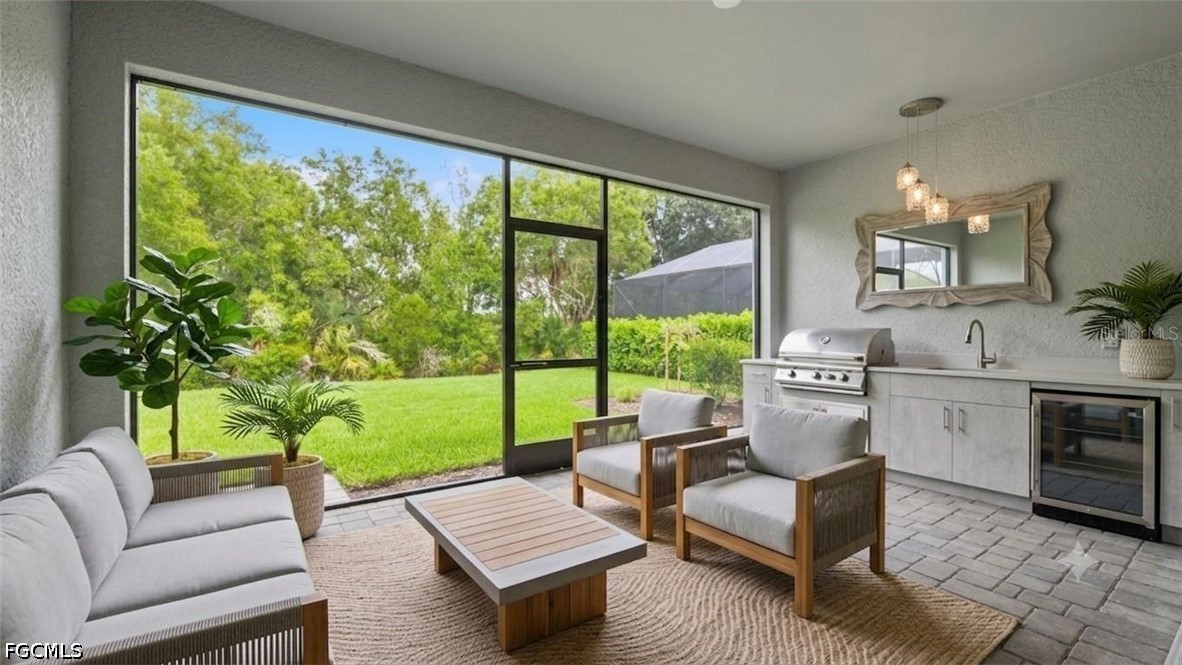 3 Bed SingleFamilyResidence for Sale in Fort Myers, photo 6