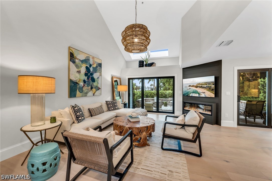 2 Bed Attached for Sale in Naples, FL, $1,600,000 — photo 6