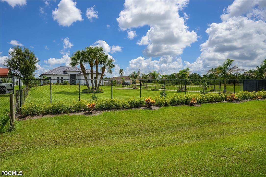 3 Bed SingleFamilyResidence for Sale in Naples, FL, $675,000 — photo 6