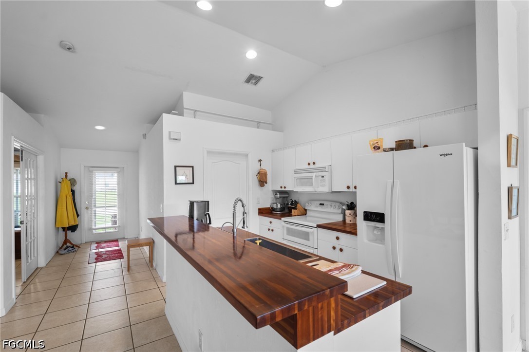3 Bed SingleFamilyResidence for Sale in Cape Coral, FL — photo 6