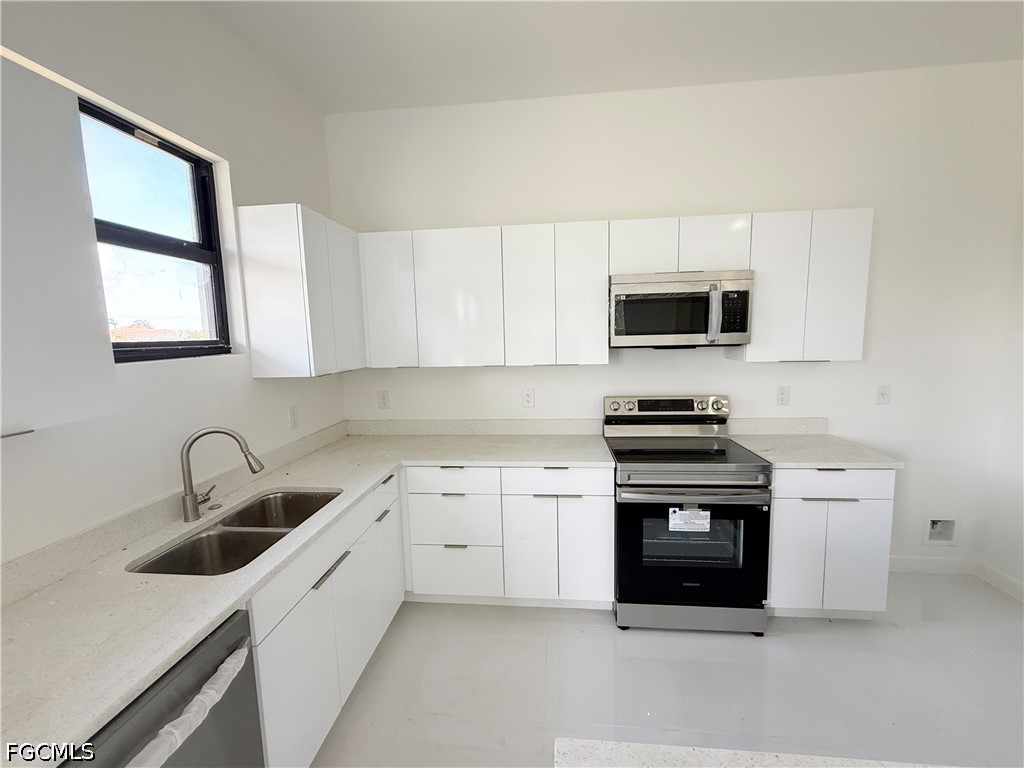 4 Bed SingleFamilyResidence for Sale in Cape Coral, FL — photo 6