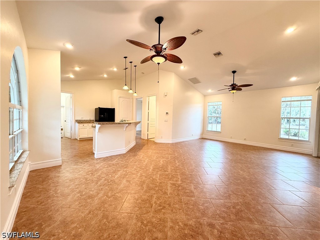 2 Bed SingleFamilyResidence for Sale in Naples, FL, $2,800 — photo 6