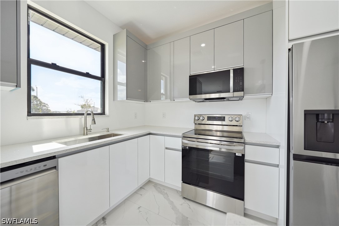 3 Bed SingleFamilyResidence for Sale in Cape Coral, FL — photo 6