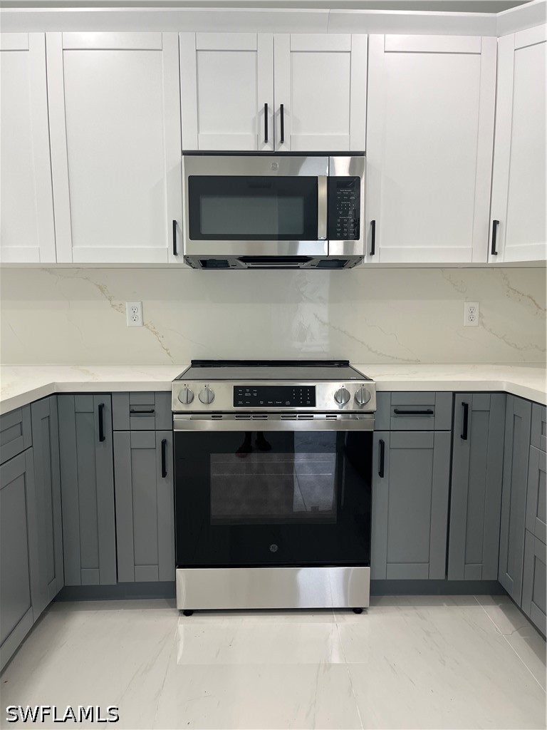 6 Bed Duplex for Sale in Twelfth Street Park, FL, $439,999 — photo 6